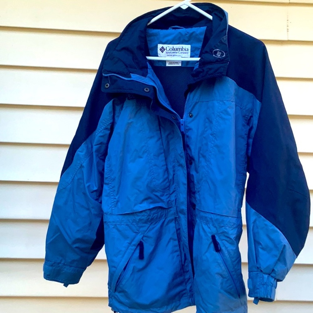 Columbia coat shell size medium. Double Wammy
